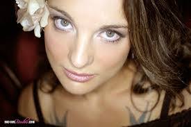 Lindsay Pullen's Instagram, Twitter & Facebook