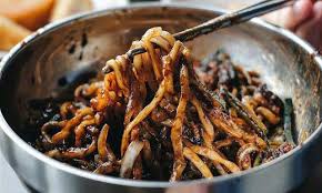 Recette Des Jjajangmyeon Coreen Nouilles Et Sauce De Pate De Soja Noir Cuisine Asiatique Recettes De Cuisine Recettes Coreennes
