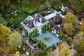 Live In Housekeeper Sues Multi Millionaire Couple For Unfair Dismissal Mansions House Styles Hotel