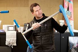 Suomalainen kasvuyhtiö jalostaa urheiluvälineistä ja kosmetiikkatuotteista  Amazon-myyntihittejä.