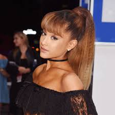 On thursday, ariana grande posted an instagram photo revealing a lob haircut. Ariana Grande Showed Off Her Long Natural Curls On Instagram