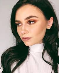 Danielle Osborn's Instagram, Twitter & Facebook