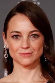 Eve Maher's Instagram, Twitter & Facebook