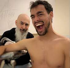 1000 x 648 jpeg 42 кб. Fognini Si Fa Tatuare Da Alle Tattoo Costume Voce Attualita Cultura E Sport Per La Citta Di Carpi