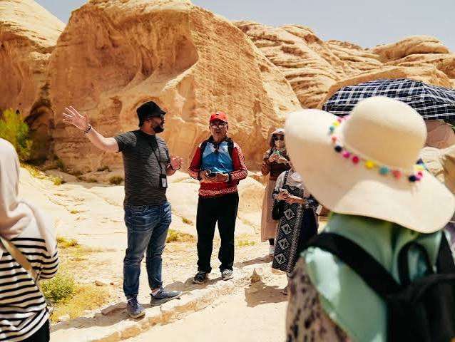 Türkiye Turist Rehberleri Birliği (TUREB) 8 turist rehberine meslekten geçici men cezası verdi | Turizm Ajansı | Turizm Haberleri | Turizm Gazetesi