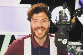 Jordan North hailed as 'hero' after Thames dog rescue but RNLI warns public  against similar actions