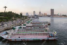Between 1882 and 1937, the population of cairo more than tripled—from 347,000 to 1.3 million 78 —and its area increased from 10 to 163 square kilometres (4 to 63 sq mi). Kairo Agypten 26 Mai 2016 Party Boote Auf Dem Nil Auf Der Insel Zamalek Im Zentrum Von Kairo Dockt Lizenzfreie Fotos Bilder Und Stock Fotografie Image 57381321