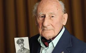 Jack Lyon, one of the last survivors of the break-out immortalised in 'The  Great Escape'