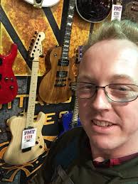 Thanks to the person who posted the Charvel stool the other day 🤘