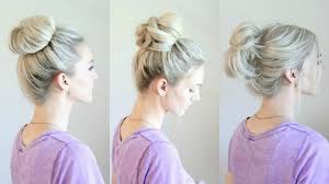 Il est très facile de créer cet effet joliment « décoiffé » avec des boucles naturelles dont le mouvement s'y prête particulièrement bien. Le Chignon Coiffe Decoiffe 67 Photos Qui Vont Vous Inspirer Archzine Fr