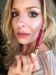 Welcome to Day 3... Which color would you use??? to complete this look😍