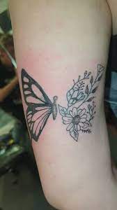Butterfly Design Female Flower Idea Tattoo Tattoos Frauen Butterfly Tattoos For Women Tattoos For Women Butterfly Tattoo