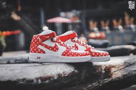 The shoes were very poorly done to the point where pain is smeared all over both shoes. Nike Air Force 1 High X Louis Vuitton Customshoes Kicks Facebook