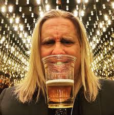 Do we really need another #twitter or social media platform #threads ? I'm  happy drinking, taking selfies and having a low amount of traffic