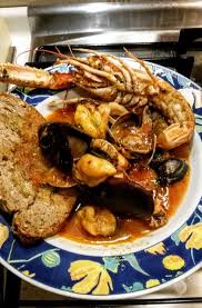 Marmite Du Pecheur Crustaces Mollusques Et Calamars Marmite Du Pecheur Recettes De Cuisine Recette Poisson