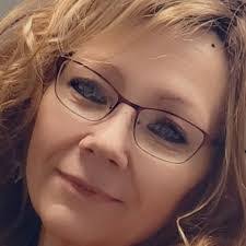 Julie Bachman's Instagram, Twitter & Facebook