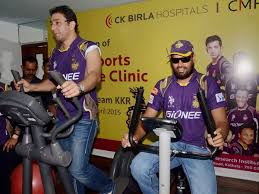 He was a bowling all rounder. Pics Dhoni Spending Time With Sakshi Ziva What Other Ipl Players Are Doing Mykhel
