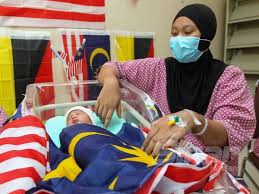 Eighteen babies were born at tuanku jaafar hospital, seremban (htjs) here today, coincided with the country's 62nd merdeka day. Hanya Dapat Video Call Dengan Suami Tunjuk Anak