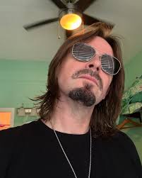 Finally found time for a little trim. Feels so much nicer :-)