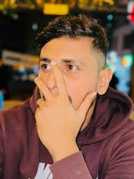 ہم نے خود کو غلط تسلیم کر کہ ہر شخص سے کنارہ کر لیا🩹* @highlight