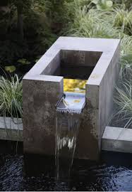 Wasserbecken garten wassergarten sichtschutz garten gartenhaus holz springbrunnen gartenanlage wasserspiele vorgarten modern. Gartenideen Pinterest Wasserfall Beton Modern Ziergraser Moderne Landschaftsgestaltung Landschaftsdesign Brunnen Design