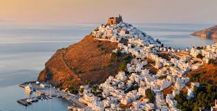 Perfect location, quiet, beautiful sea view, and wonderful, generous, hospitable host. Gnwriste Thn Enallaktikh Kai Atmosfairikh Astypalaia