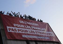 When i take a selfie, i get the mirror image as a result. Un Selfie Des Militants De Generation Identitaire Pris Dans Un Vehicule De Police Vilipende Sur Les Reseaux Sociaux