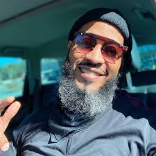 Taron Berry's Instagram, Twitter & Facebook