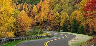 Sur ses 755 km, elle traverse les blue ridge mountains. 75 Years Of The Blue Ridge Parkway History Smithsonian Magazine