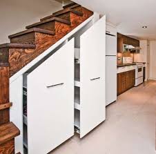 Rangement 15 Brillantes Idees Pour Faire Regner L Ordre Amenagement Placard Rangement Sous Escalier Meuble Rangement