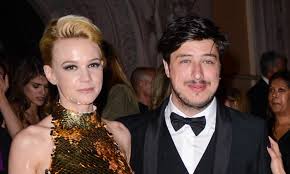 Marcus mumford ile bağlantı kurmak için şimdi facebook'a katıl. Carey Mulligan Welcomes Second Child With Marcus Mumford Hello
