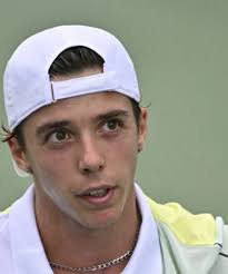 Arthur Cazaux vs Lukas Klein