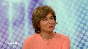 Die moderatorin lebt noch immer nach diesem motto. Im Zdf Moderatorin Verspricht Sich Und Sorgt Damit Fur Einen Herzhaften Lacher Watson