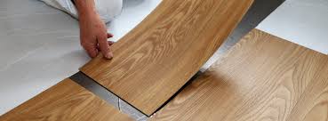 Vinyl floor tiles vs laminate. Laminate Vs Vinyl Flooring In 2021 Which One S Best For You