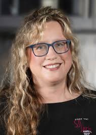 Kelly Ament's Instagram, Twitter & Facebook