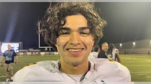 Isaiah Arriaza leads Damien football to blowout win over St. Paul