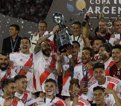 Gimnasia y esgrima la plata ganó la liga argentina de 1929, cuando el fútbol todavía no era profesional en el país, y la copa centenario de 1993/4, un torneo especial organizado por la asociación del fútbol argentino (afa) en conmemoración del centenario de su fundación. River Plate Es El Campeon De La Copa Argentina 2019 Pagina12
