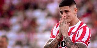 Tendencias de cortes de pelo 2020: Estudiantes El Jugado Y Colorido Nuevo Look De Marcos Rojo 0221