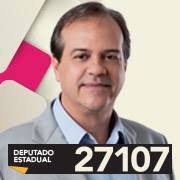 O carioca Luiz Carlos Becker Júnior, de 52 anos, pai de dois filhos, tem  seus valores ancorados na família e acredita que só a educação pode  desencadear o grande processo de transformação