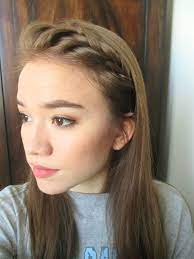 5 Cute And Easy Bobby Pin Hairstyles Using Fewer Than 5 Bobby Pins Easy Hairstyles Bobby Pin Hairstyles Curly Hair Styles