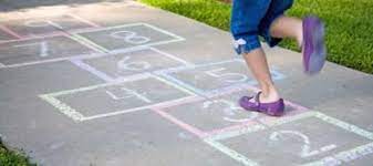 Juegos de niñ@s de actuales los niños y niñas de hoy juegan diversos juegos electrónicos en distintos aparatos como son celulares, tablet, xbox, play station, nintendo y computadores. Los Juegos De Antes Y Ahora El Diario Ecuador