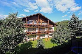 L'appartamento ha il pavimento in marmo. I Nostri Appartamenti A Plan De Corones Appartamenti Schnarf