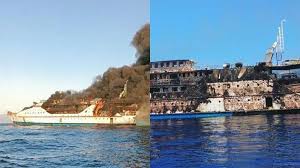 Saat kapal terbakar, seluruh penumpang panik dan berupaya menyelamatkan diri dengan cara melompat ke laut. B9afp Vrighacm