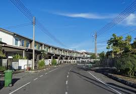 The design the outlook is unique different than normal terrace. Muara Tuang Taman Sentoria Kuching Intermediate 2 Sty Terrace Link House 4 Bedrooms For Sale Iproperty Com My