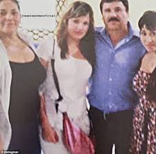 The wife of the notorious drug lord el chapo is a former beauty queen who unwaveringly supports her husband. El Chapo S Wife Created A Now Deleted Instagram Page For The Imprisoned Alleged Drug Lord Flaunts The Wealth That The Authorities Can T Find Don Diva Magazine