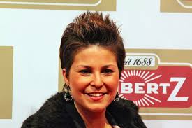 Sie zeigt erstmals ihren freund. Frisur Vanessa Blumhagen