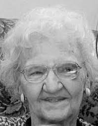 Kara Holbrook's Instagram, Twitter & Facebook