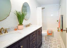 Two Chicks And A Hammer Twochicksandahammer Instagram Photos And Videos Good Bones Hgtv One Bedroom House Pink Houses