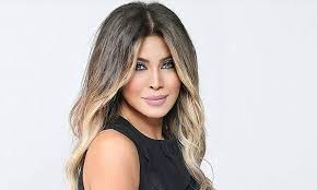 نوال الزغبي كانت متعلقة بتيا كثيراً، وتعتبرها صديقتها وكاتمة أسرارها وهذه العلاقة تكون دائماً بين الأم والإبنة حين تكون الأم بمستوى وعي وثقافة نوال. Ù†ÙˆØ§Ù„ Ø§Ù„Ø²ØºØ¨ÙŠ Ù„Ø§ ØªØ¹ØªØ¨Ø± Ù‡ÙŠÙØ§Ø¡ ØµØ¯ÙŠÙ‚Ø© ÙˆÙ„Ø§ Ø¹Ø¯Ùˆ Ø© ÙˆØ­Ø¨ Ù‡Ø§ Ù„ÙˆØ§Ø¦Ù„ Ù„ÙŠØ³ Ø­Ø¨ Ø§Ù…Ø±Ø£Ø© Ù„Ø±Ø¬Ù„ Ø§Ù„Ù‚Ø¯Ø³ Ø§Ù„Ø¹Ø±Ø¨ÙŠ