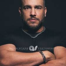 Aaron Schnepp's Instagram, Twitter & Facebook